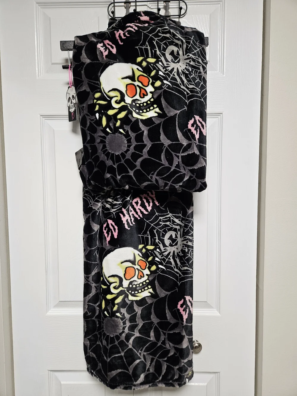 Ed Hardy Spooky Halloween Plush Throw Blanket Spider Skulls Webs Logos 60